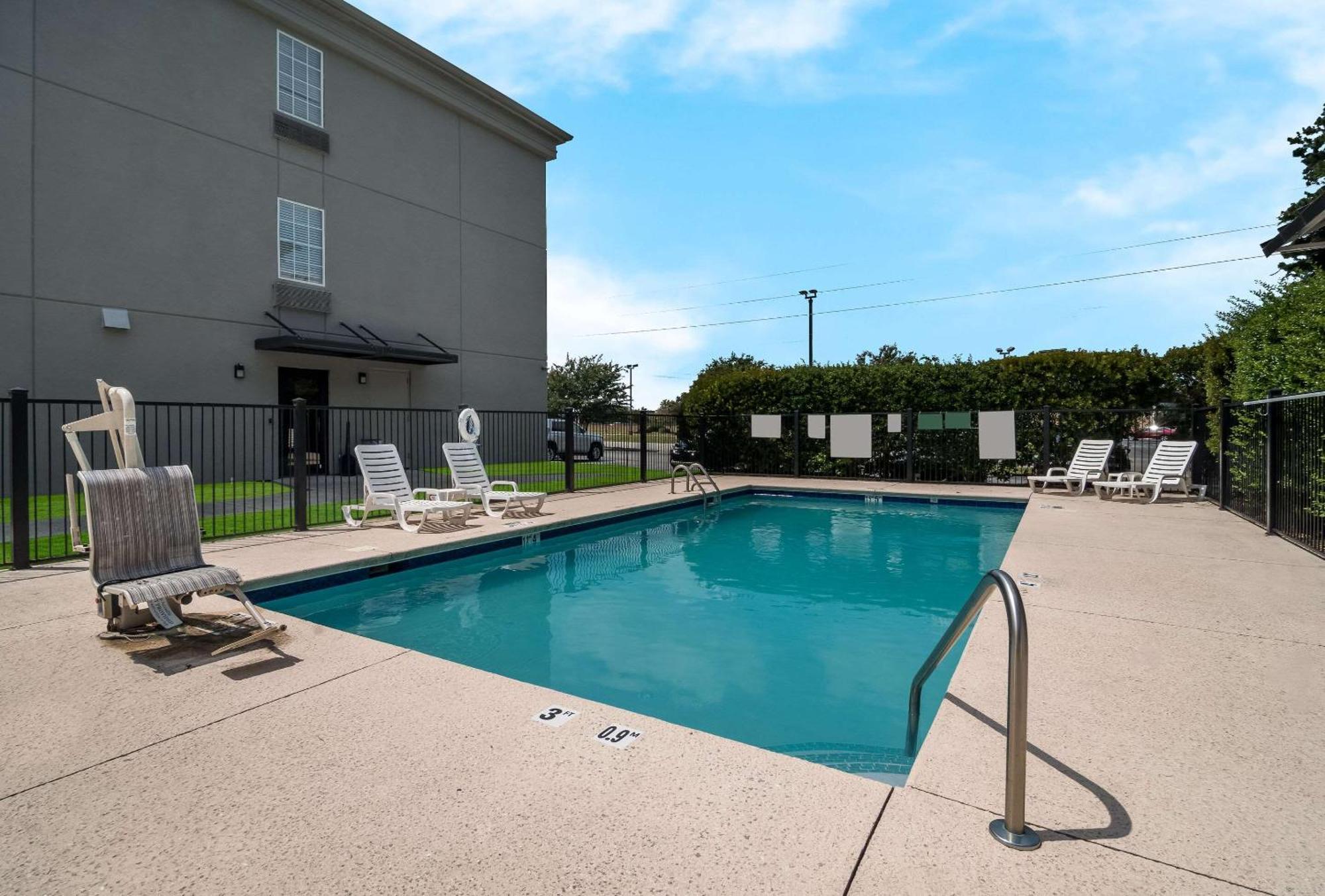 Quality Inn Goldsboro Exteriér fotografie